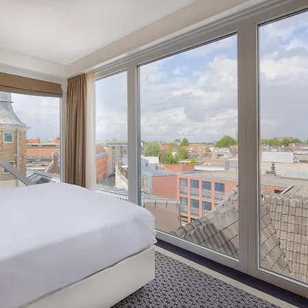 Nassau Breda, Autograph Collection 4*