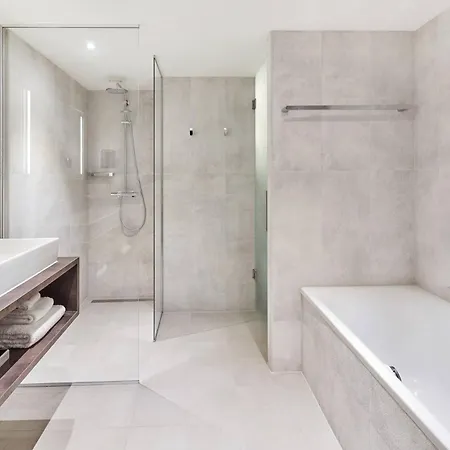 나소 브레다, 오토그래프 컬렉션 4* 브레다