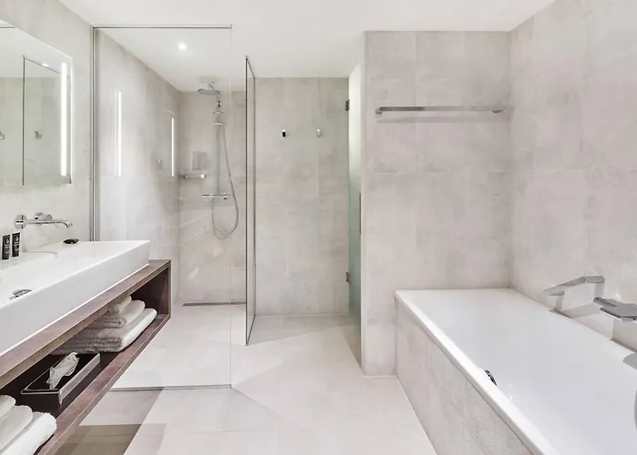 布雷达拿韶傲途格精选酒店 4* 布雷达