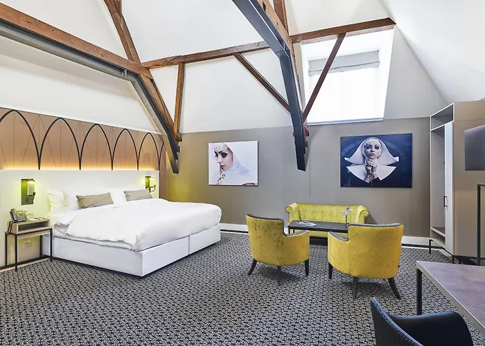 Nassau Breda, Autograph Collection Hotel 4*