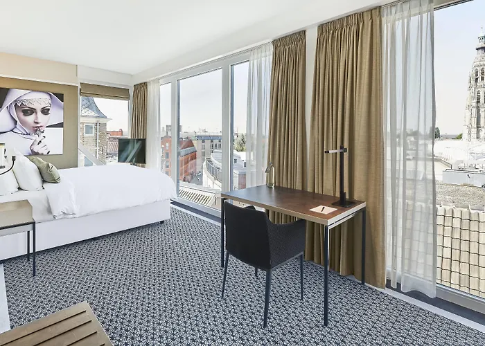 Nassau Breda, Autograph Collection 4*