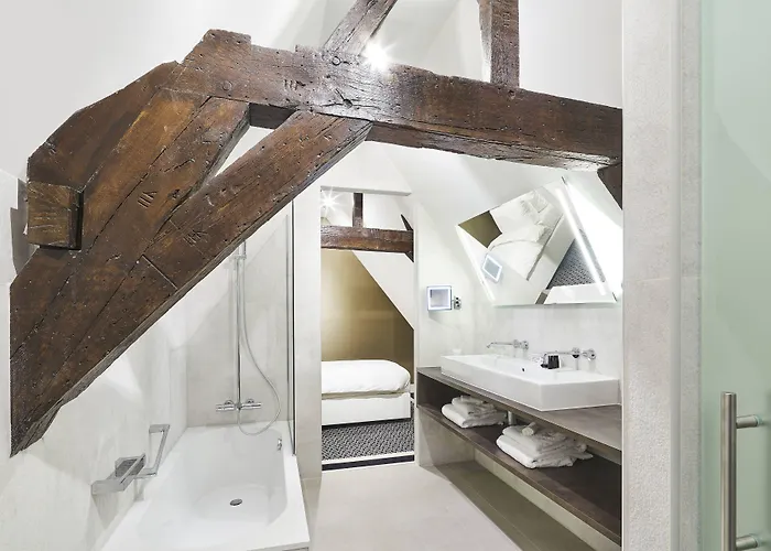 Nassau Breda, Autograph Collection Hotel