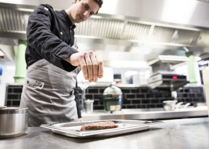 布雷达拿韶傲途格精选酒店 4*