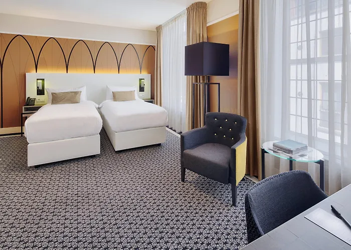 Nassau Breda, Autograph Collection Hotel 4*