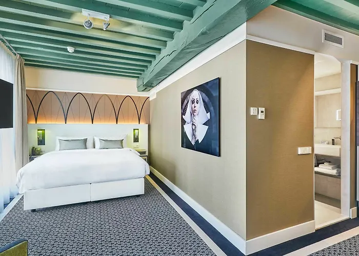 Nassau Breda, Autograph Collection Hotel 4*
