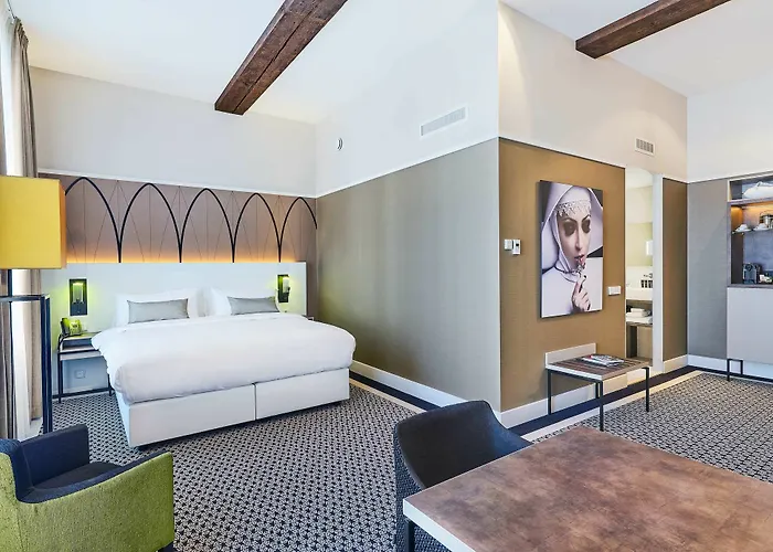 Nassau Breda, Autograph Collection 4*