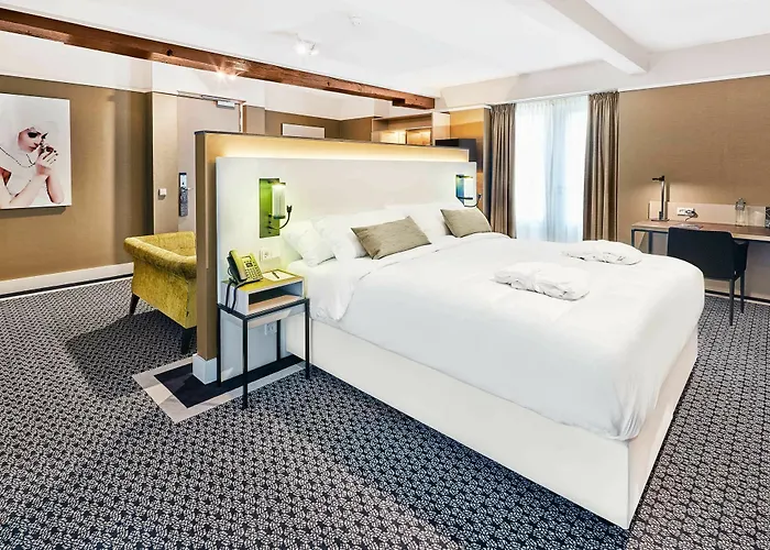 Nassau Breda, Autograph Collection Bréda