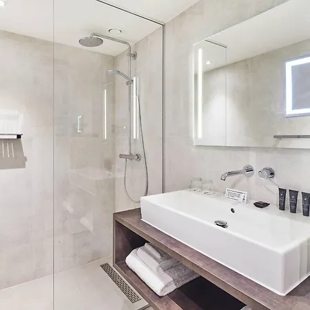 Nassau Breda, Autograph Collection Hotel 4*